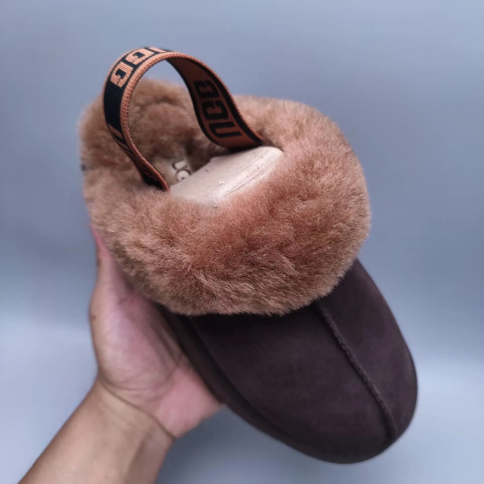 💰 480 UGG sheepskin all-in-one snow boots. The official website recommends 3474 5-layer 5 cm thick-soled slippers. Color: chocolate, mustard, black, gray, maroon, dusk pink. Size: 35-41.